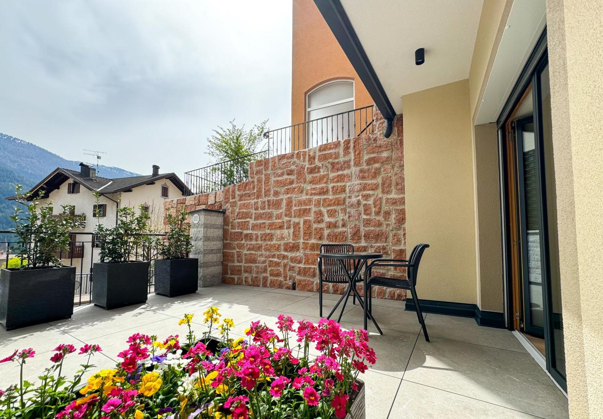 Vivi Suites & Spa - Boutique Guest House Molveno Bagian luar foto
