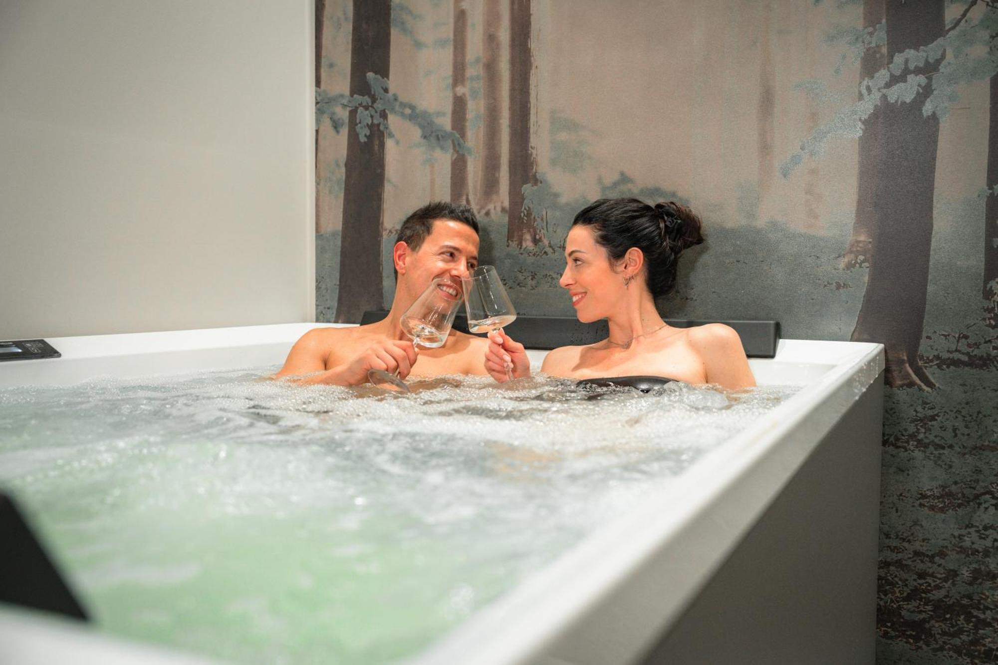Vivi Suites & Spa - Boutique Guest House Molveno Bagian luar foto