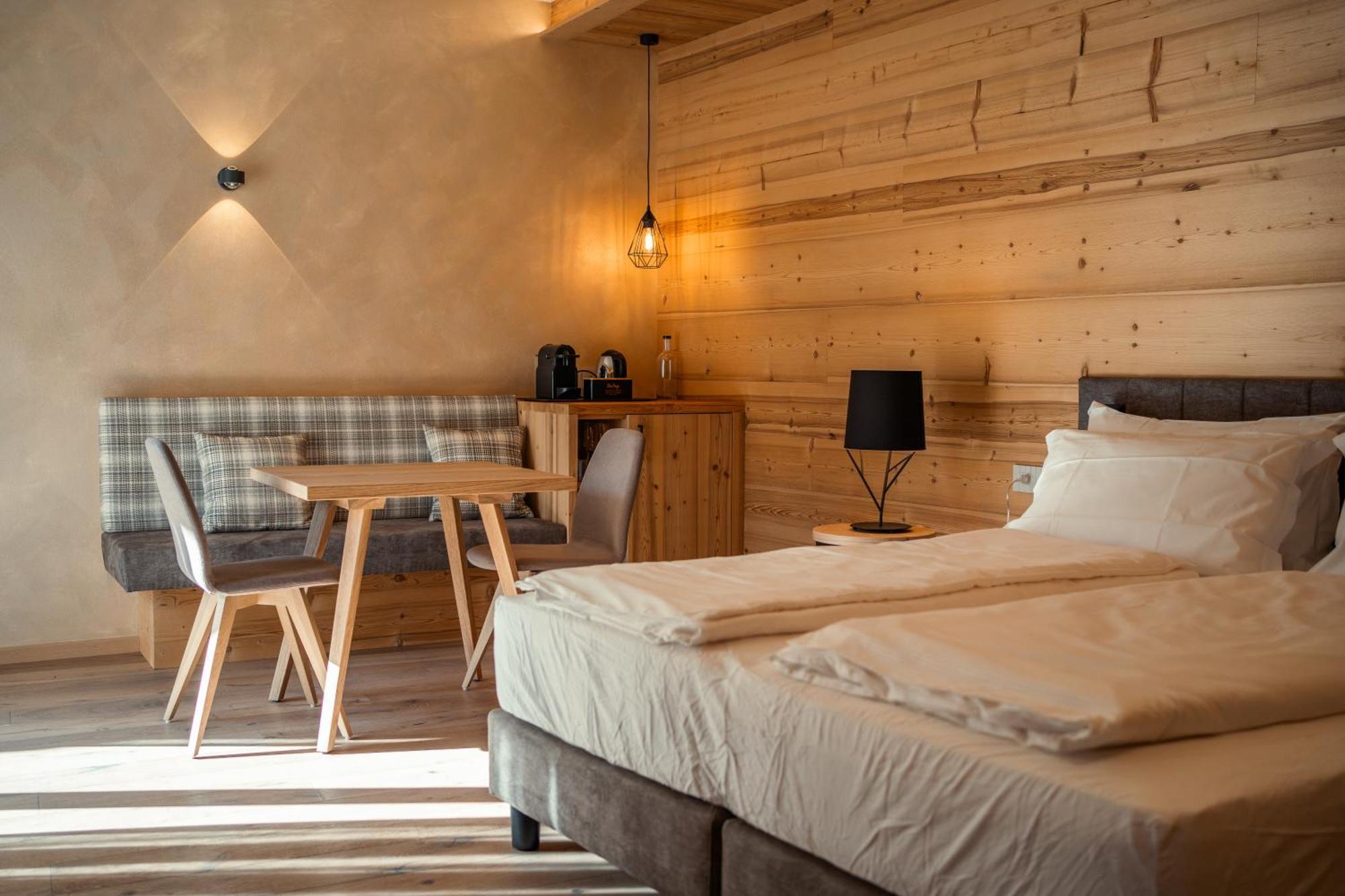 Vivi Suites & Spa - Boutique Guest House Molveno Bagian luar foto